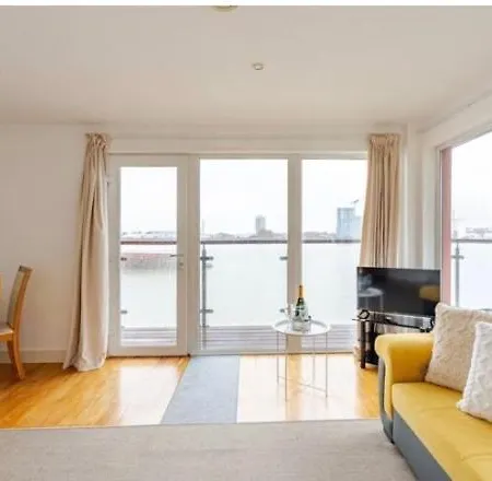 Amazing River View 2 Bedroom Apartment, Sleeps 6 , Balcony And Parking Londres Extérieur photo