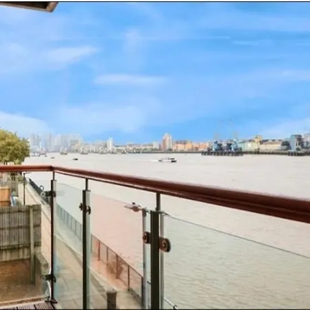 Amazing River View 2 Bedroom Apartment, Sleeps 6 , Balcony And Parking Londres Extérieur photo
